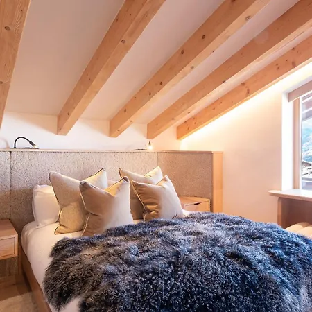 Apartment La Ruinette- Stylish 4-bed, Centre Of