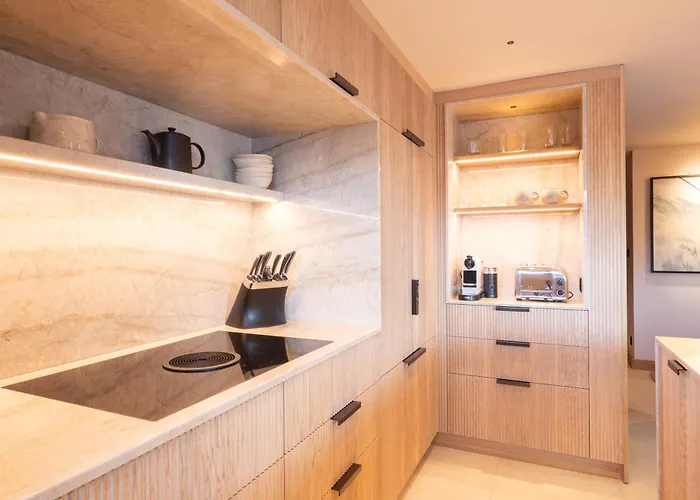 La Ruinette- Stylish 4-bed, Centre Of 韦尔比耶