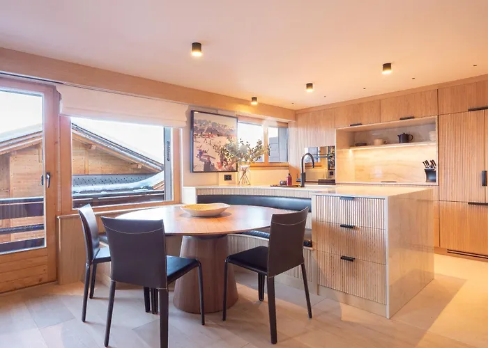 La Ruinette- Stylish 4-bed, Centre Of