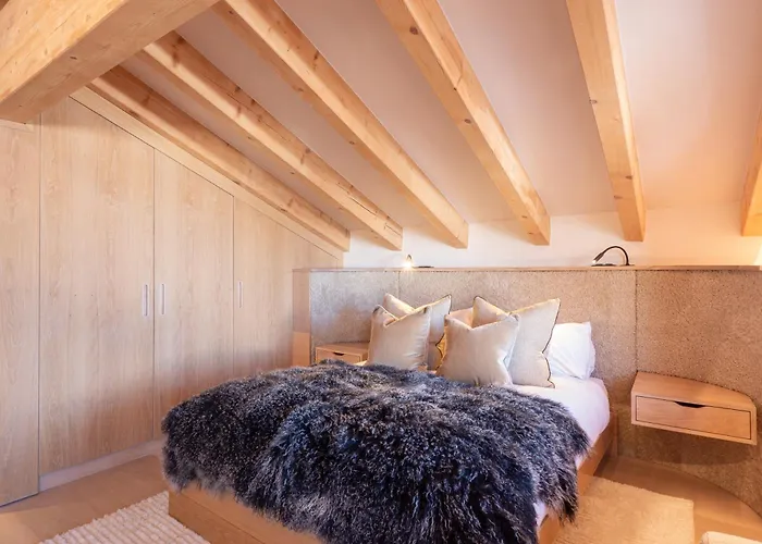 La Ruinette- Stylish 4-bed, Centre Of Daire *